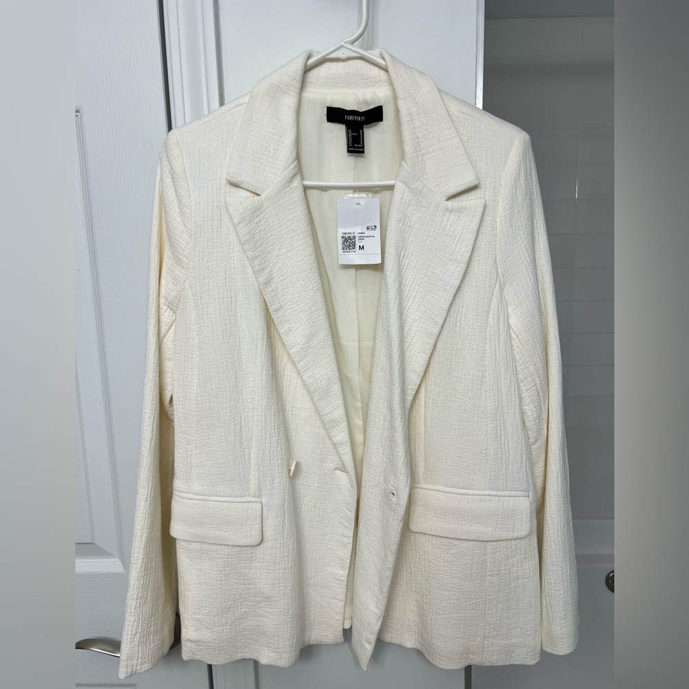 NWT Forever 21 Size M White Skort and Blazer Set
